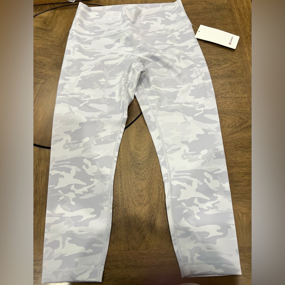 Lululemon Crop “23